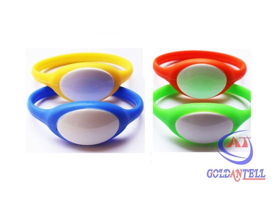 TAG αδιάβροχο έξυπνο RFID βραχιολιών NFC σιλικόνης 125khz 13.56mhz Rfid Wristband